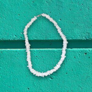 Vintage White Abstract Layered BOHO Hippie Hawaiian Beach Surfer Shell Necklace